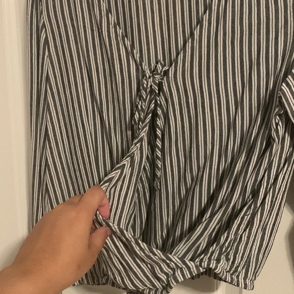 Hollister Striped Wrap Top - Picture 4 of 4